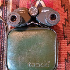 Tasco 8x21 169R compact binoculars  with case.